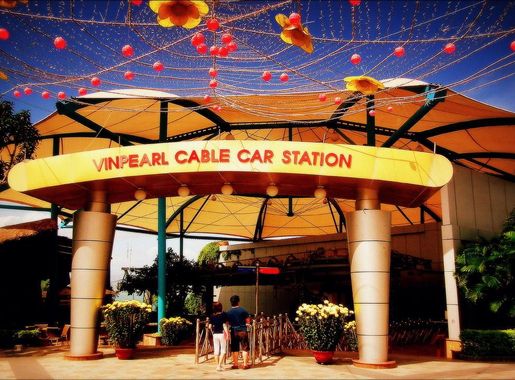 File:VIN PEARL HON TRE ISLAND CABLE CAR STATION NHA TRANG BAY VIETNAM JAN  2012 (7048849075).jpg - Wikimedia Commons
