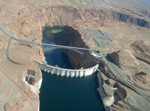 File:Glen Canyon Dam Lake Powell, Arizona.JPG - Wikipedia