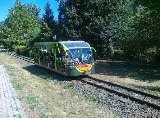 Fájl:Solar-powered wagon in Királyrét Forest Railway.jpg – Wikipédia