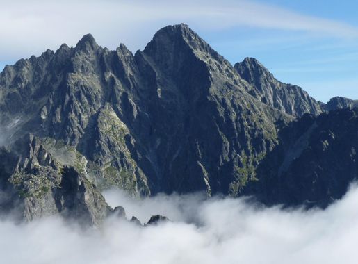 File:Lomnický štít, Vysoké Tatry.JPG - Wikimedia Commons
