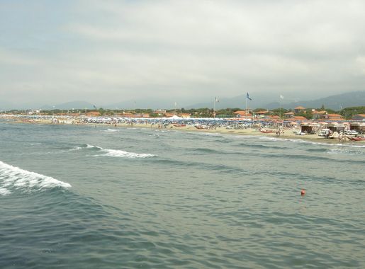 File:Forte Dei Marmi, beach.JPG - Wikimedia Commons