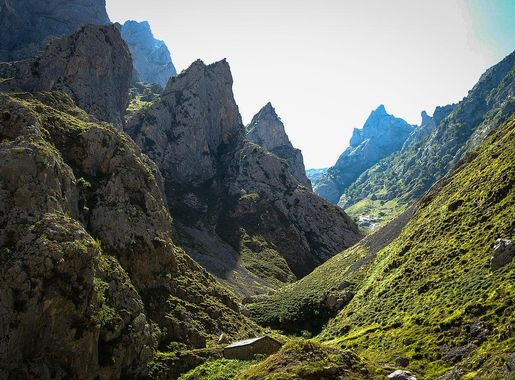 File:Ruta del Cares, Picos de Europa - WLE Spain 2015.jpg - Wikimedia  Commons