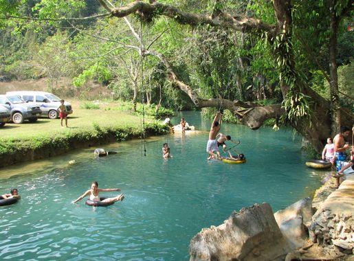 File:Blue Lagoon at Vang Vieng - panoramio.jpg - Wikimedia Commons