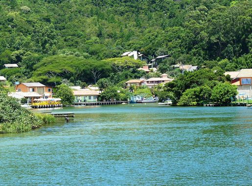 File:Canto da Lagoa (5414015765).jpg - Wikimedia Commons