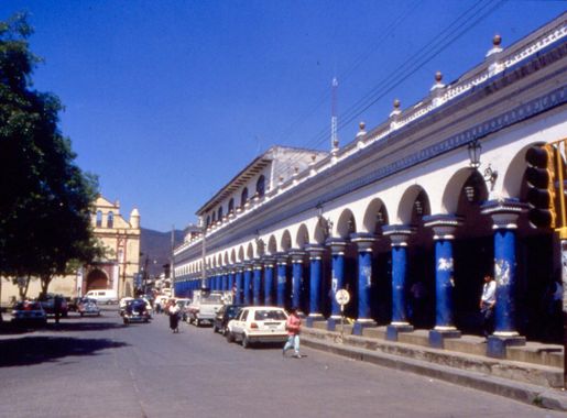 File:San Cristobal de las Casas, Chiapas, Mexico 1998.jpg - Wikimedia  Commons