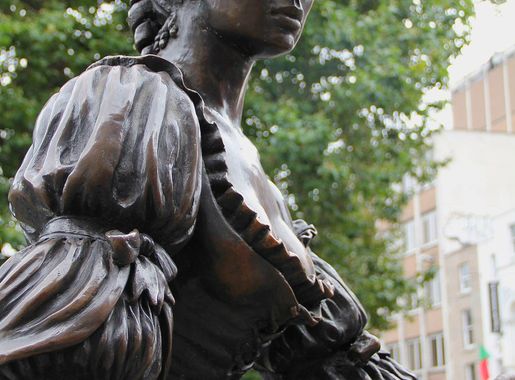 File:Dublin Grafton Street Molly Malone 3.JPG - Wikimedia Commons