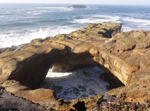 File:Devil's Punchbowl 2011.JPG - Wikimedia Commons