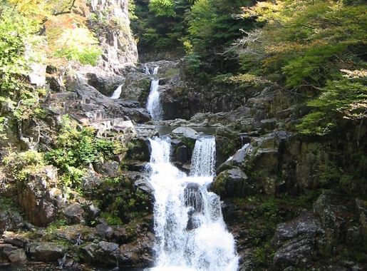 File:Sandankyo Hiroshima Japan 021026.JPG - Wikimedia Commons