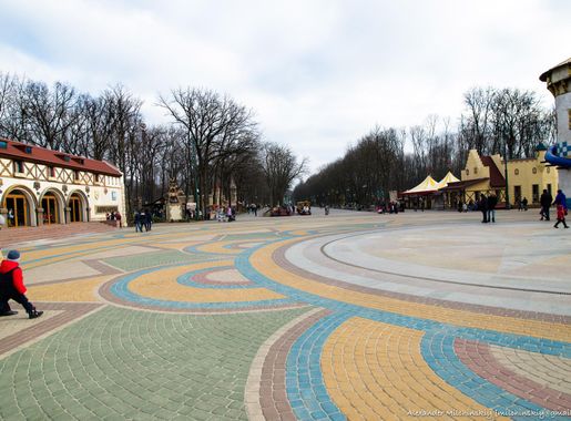 Gorkypark in Kharkiv, Ukraine image - Free stock photo - Public Domain  photo - CC0 Images