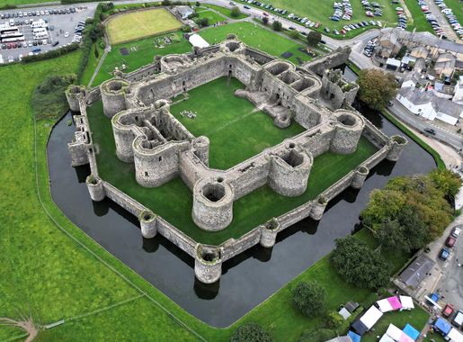 File:Castell Beaumaris Castle, Ynys Mon (Anglesey), Wales 06.jpg -  Wikimedia Commons