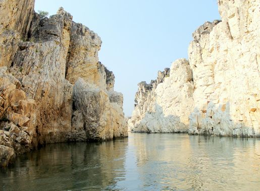 File:Marble Rocks - Jabalpur.jpg - Wikimedia Commons