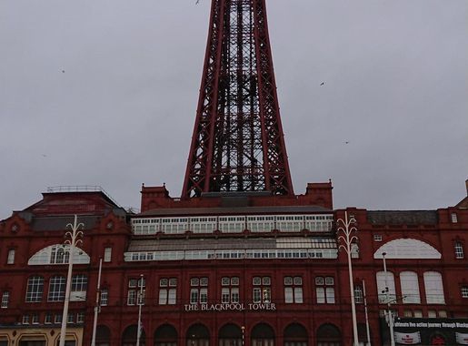 File:Blackpool Tower and Front.jpg - Wikimedia Commons