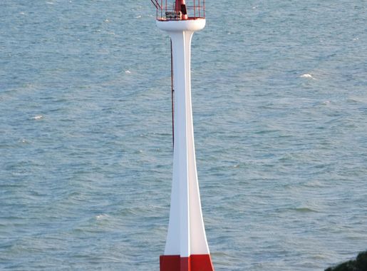 File:Baron Bliss Lighthouse Monument, Belize City Belize photographed by  Danakosko April 5,2008.jpg - Wikimedia Commons