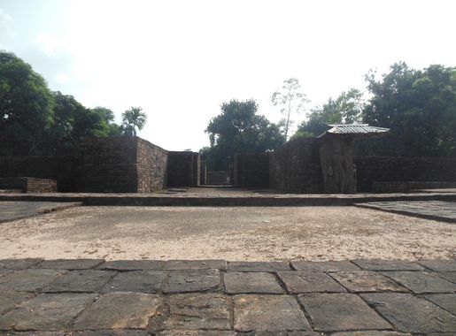 File:Pilak Buddhist Stupa and Emblem of Surya Deva.jpg - Wikimedia Commons