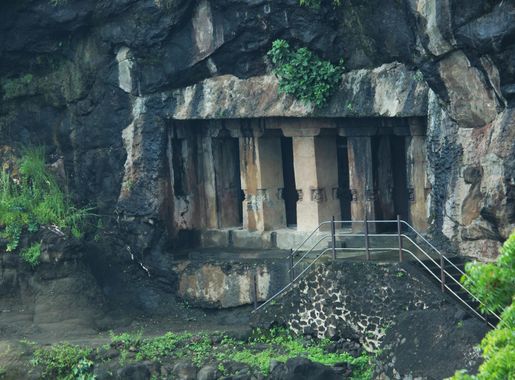 File:Aurangabad Caves - 1 - Aurangabad - Maharashtra.jpg - Wikimedia Commons