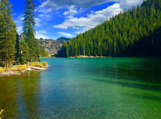 File:Devils Lake Central Oregon.jpg - Wikimedia Commons