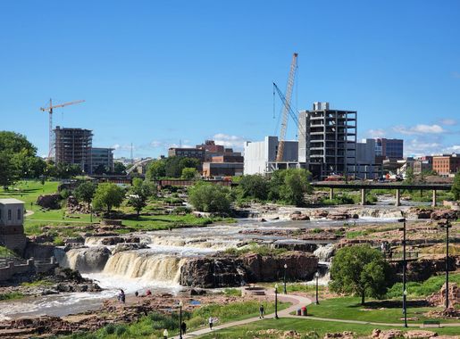 File:Downtown Sioux Falls and Falls Park.jpg - Wikimedia Commons