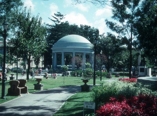 Archivo:PLAZA MORAZAN, SAN JOSE, COSTA RICA.jpg - Wikipedia, la  enciclopedia libre