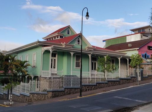 File:Casa Verde. Barrio Amón. San José. Costa Rica.jpg - Wikimedia Commons