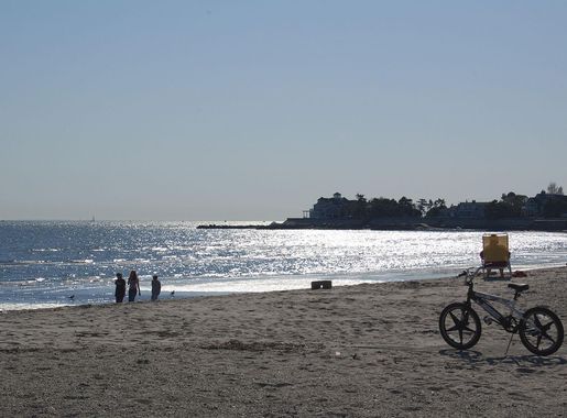 File:Milford Beach.jpg - Wikimedia Commons