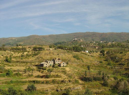 File:Linhares da Beira.jpg - Wikimedia Commons