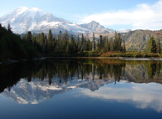 File:Mt Rainier reflecting in Bench Lake. Early September 2015.  (50204798af164f1da1e9bf3e2546cfe9).JPG - Wikimedia Commons