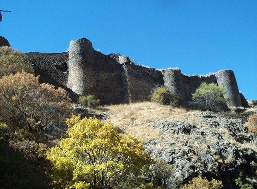 File:Kakavaberd Tatuli berd fortress 018.JPG - Wikimedia Commons