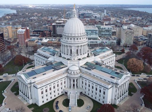 File:Wisconsin State Capitol Aerial.jpg - Wikipedia