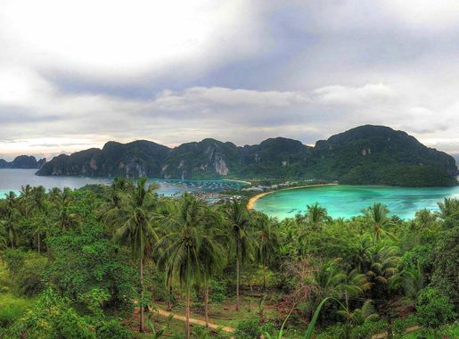 File:Koh Phi Phi views.jpg - Wikimedia Commons