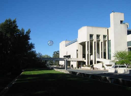 File:NGA Canberra-01JAC.jpg - Wikipedia