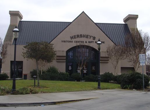 File:Oakdale Hersheys Visitor Center.jpg - Wikimedia Commons