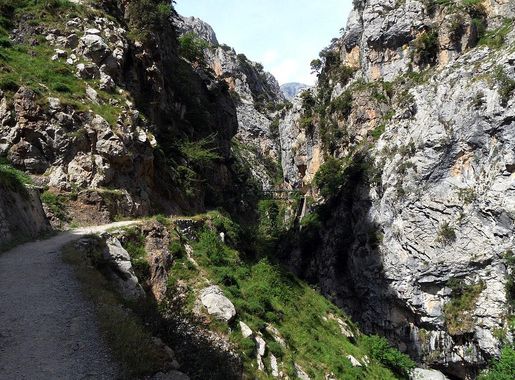 File:S00 064 Garganta de Cares, Puente los Rebecos.jpg - Wikimedia Commons