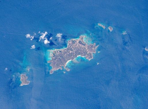 File:ISS-47 Mustique Island, Grenadines.jpg - Wikipedia