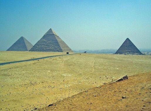 File:Giza pyramids.JPG - Wikimedia Commons