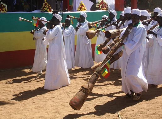 File:Benishangul Gumuz People in their tradishional dress and musical  instrument.JPG - Wikimedia Commons