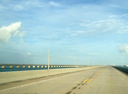 File:Florida Keys - the Overseas Highway - Seven Mile Bridge on US Route 1  - panoramio (10).jpg - Wikimedia Commons