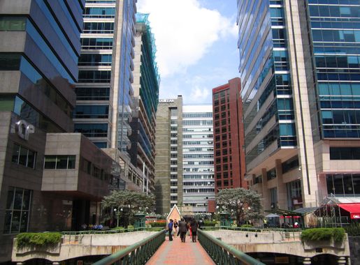 File:Centro empresarial St bárbara Bogotá.JPG - Wikimedia Commons