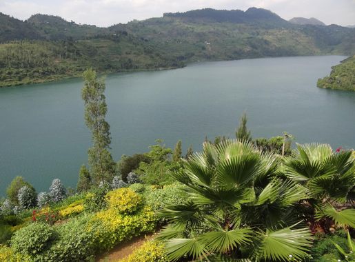 File:View over Lake Kivu from Home St. Jean - Kibuye (Karongi) - Rwanda -  02 (8969973831).jpg - Wikimedia Commons