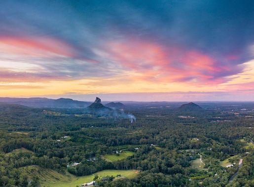 File:Glasshouse Mountains Sunset (210719011).jpeg - Wikimedia Commons