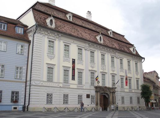File:Muzeul Brukenthal Sibiu.jpg - Wikipedia