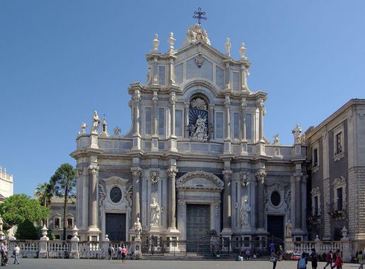 File:Catania BW 2012-10-06 12-26-52.JPG - Wikimedia Commons