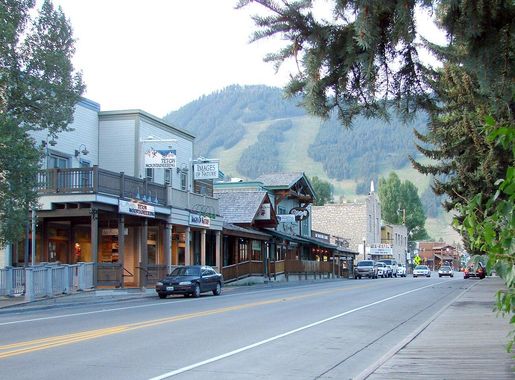 File:Snow King Ski Slopes Above Glenwood St., Jackson, WY 9-2011  (6842685939).jpg - Wikimedia Commons