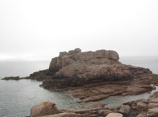 File:Perros-Guirec - Côte de Granit Rose 01.jpg - Wikimedia Commons