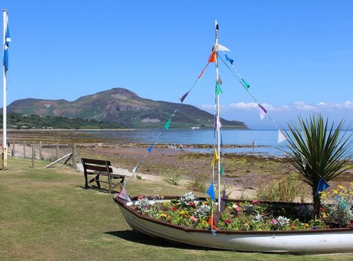 File:Floral Display & Beach, Whiting Bay (geograph 3593640).jpg - Wikimedia  Commons