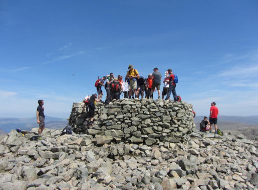 File:Large group on Scafell Pike summit - geograph.org.uk - 4526574.jpg -  Wikimedia Commons