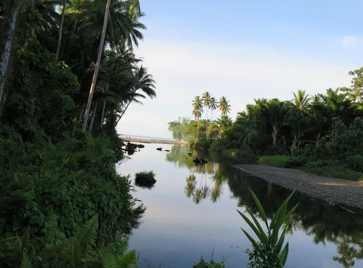 File:Kirakira River and Beach.JPG - Wikipedia