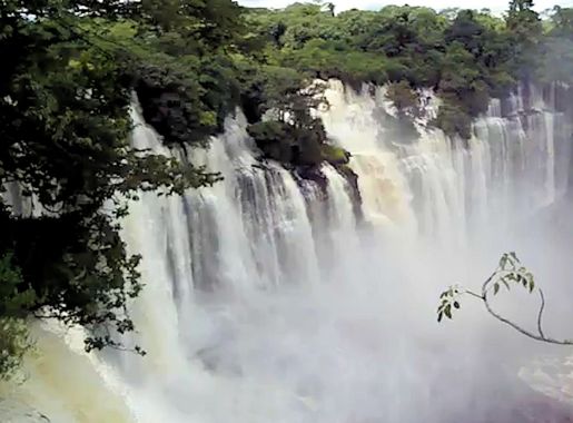 File:Kalandula Falls C.jpg - Wikimedia Commons