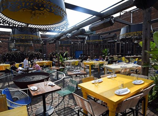 File:El Catrin Mexican Restaurant - Toronto (40240493622).jpg - Wikimedia  Commons