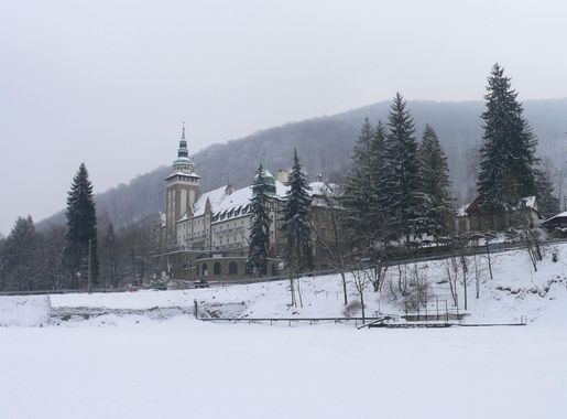 File:Lillafured Palacehotel winter.jpg - Wikimedia Commons