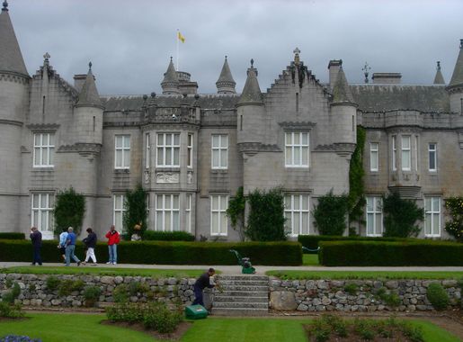 File:Barmoralcastlescotlandskotlantibritanniauk.jpg - Wikimedia Commons